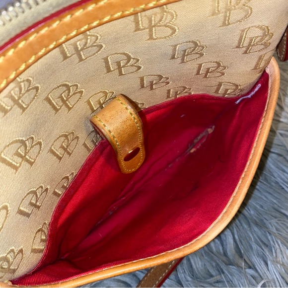 DOONEY & BURKE Signature Crossbody Fabricw/Leather Trim Adjustable Strap w/o tag - Picture 6 of 16